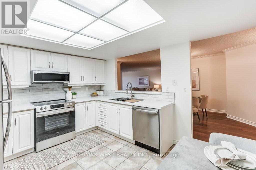 707 - 1237 North Shore Boulevard E, Burlington, Ontario  L7S 2H8 - Photo 4 - W12467696