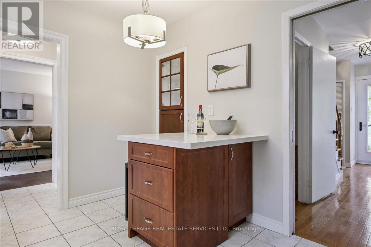 2340 Homelands Drive, Mississauga (Sheridan), Ontario  L5K 1G6 - Photo 14 - W12467706