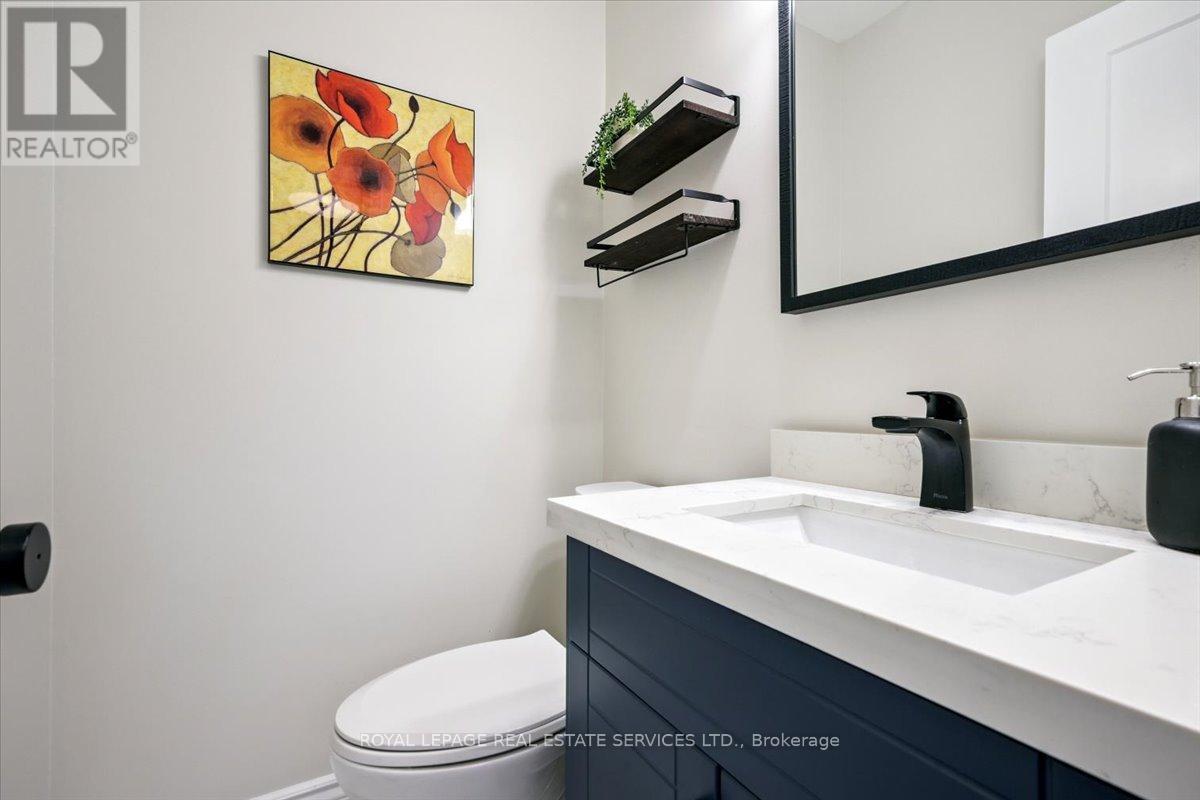 2340 Homelands Drive, Mississauga (Sheridan), Ontario  L5K 1G6 - Photo 18 - W12467706