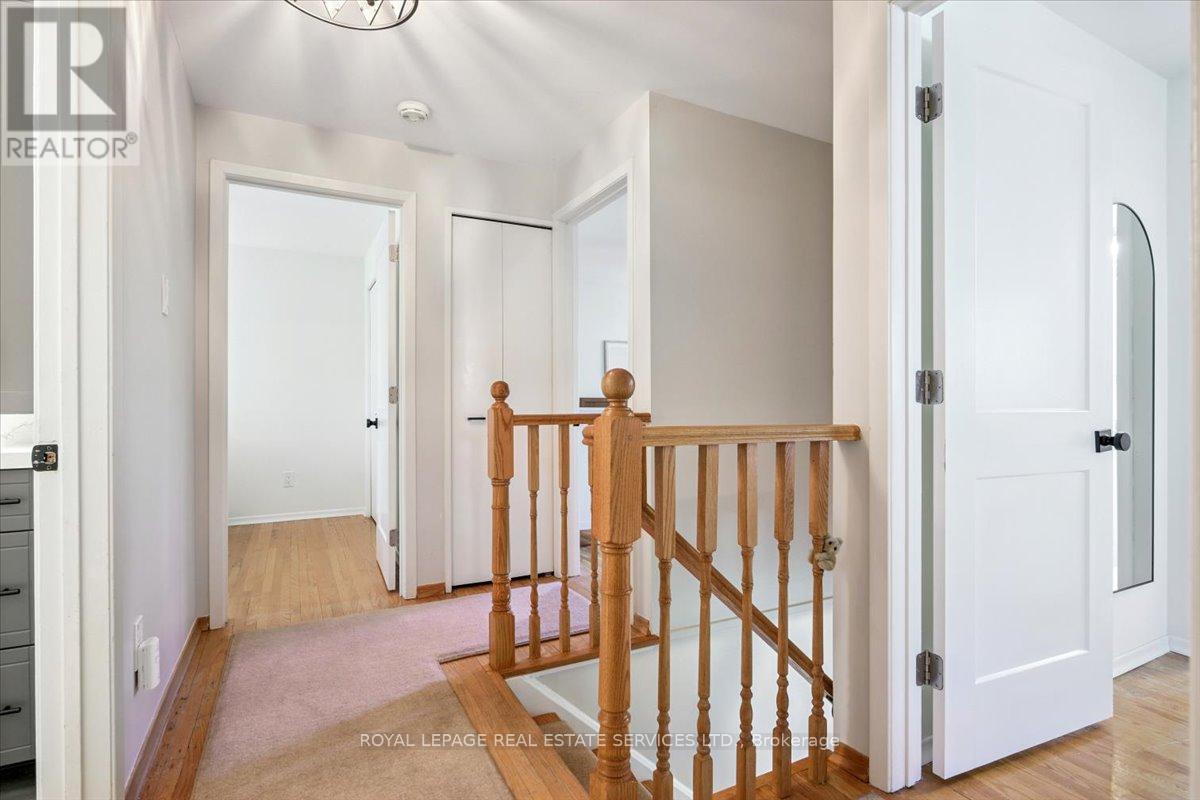 2340 Homelands Drive, Mississauga (Sheridan), Ontario  L5K 1G6 - Photo 21 - W12467706