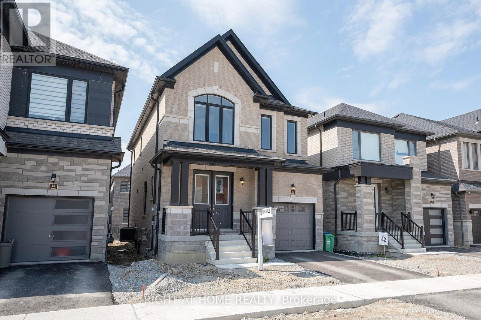16 Vincena Road, Caledon, Ontario  L7C 4M3 - Photo 2 - W12467726