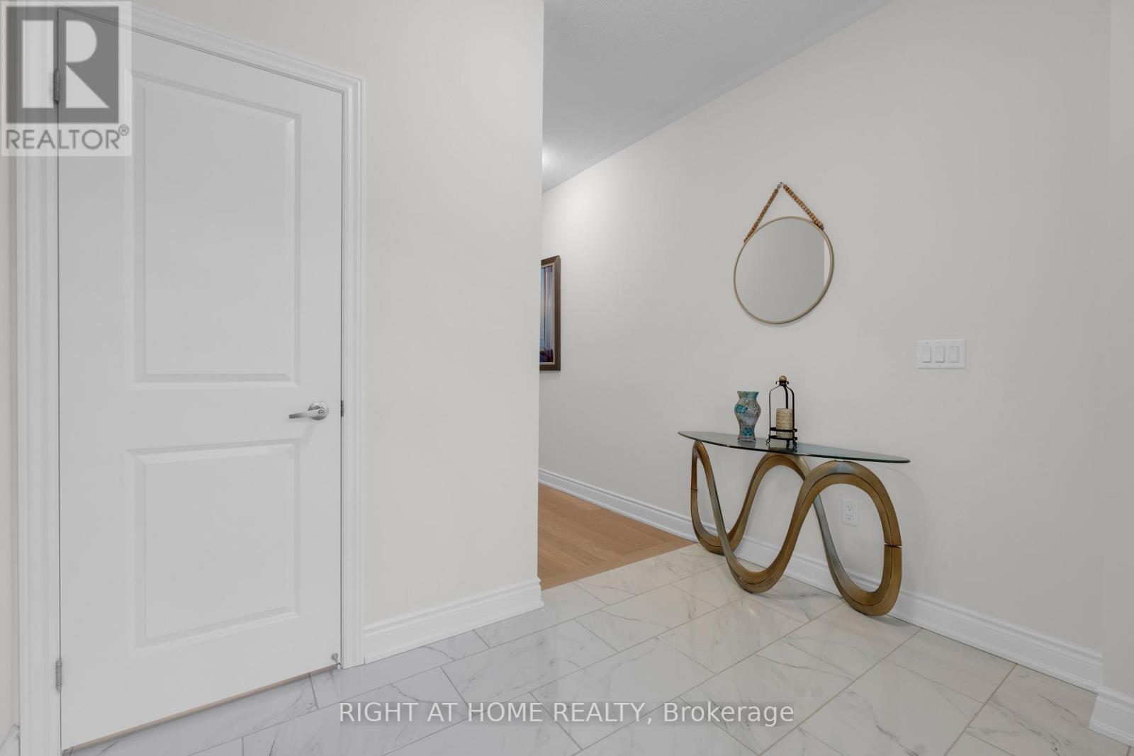 16 Vincena Road, Caledon, Ontario  L7C 4M3 - Photo 5 - W12467726