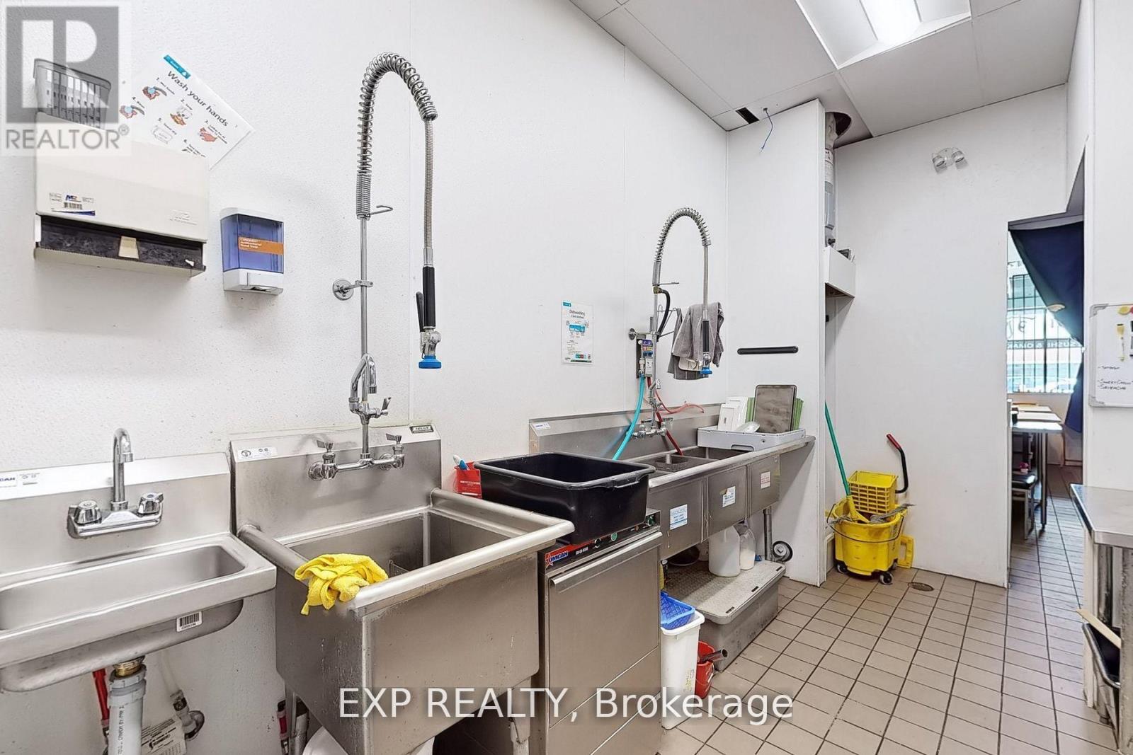 103 - 491 Appleby Line, Burlington, Ontario  L7L 2Y1 - Photo 14 - W12467734