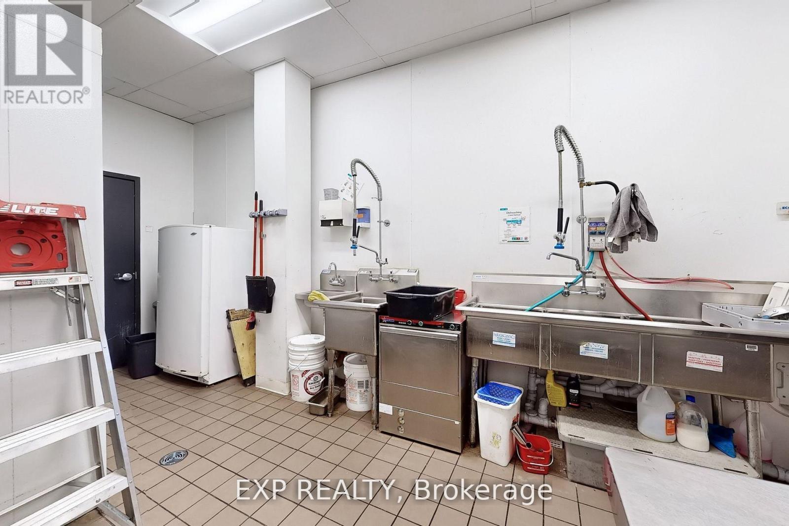 103 - 491 Appleby Line, Burlington, Ontario  L7L 2Y1 - Photo 15 - W12467734