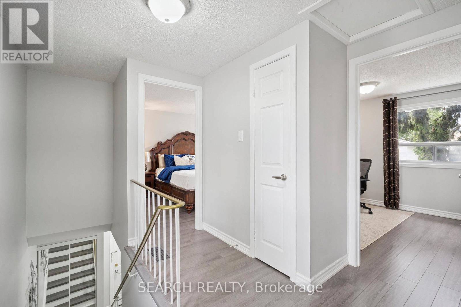 15 Hector Court, Brampton, Ontario  L6S 1P1 - Photo 19 - W12467759