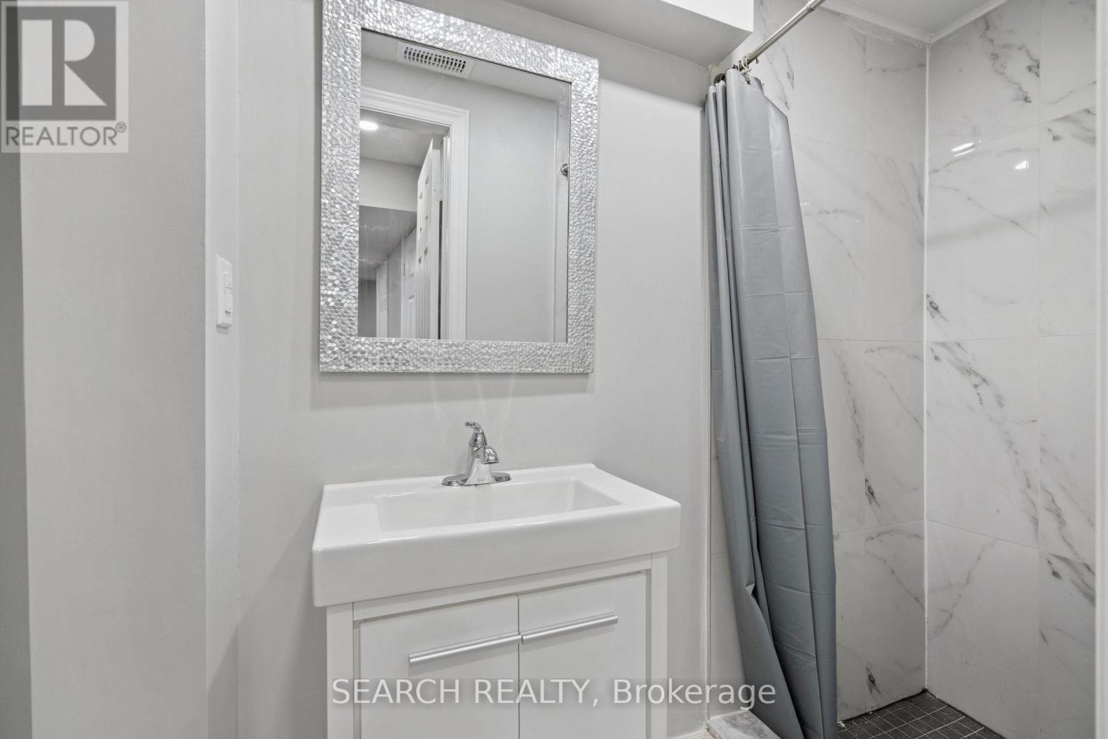 15 Hector Court, Brampton, Ontario  L6S 1P1 - Photo 31 - W12467759