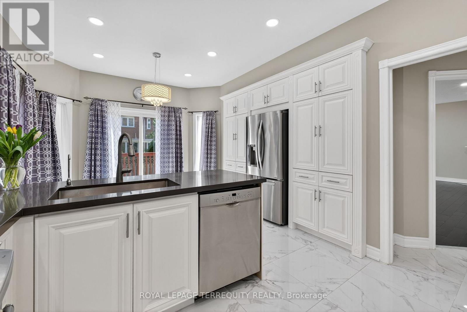3108 Eden Oak Crescent, Mississauga, Ontario  L5L 5V1 - Photo 17 - W12467761