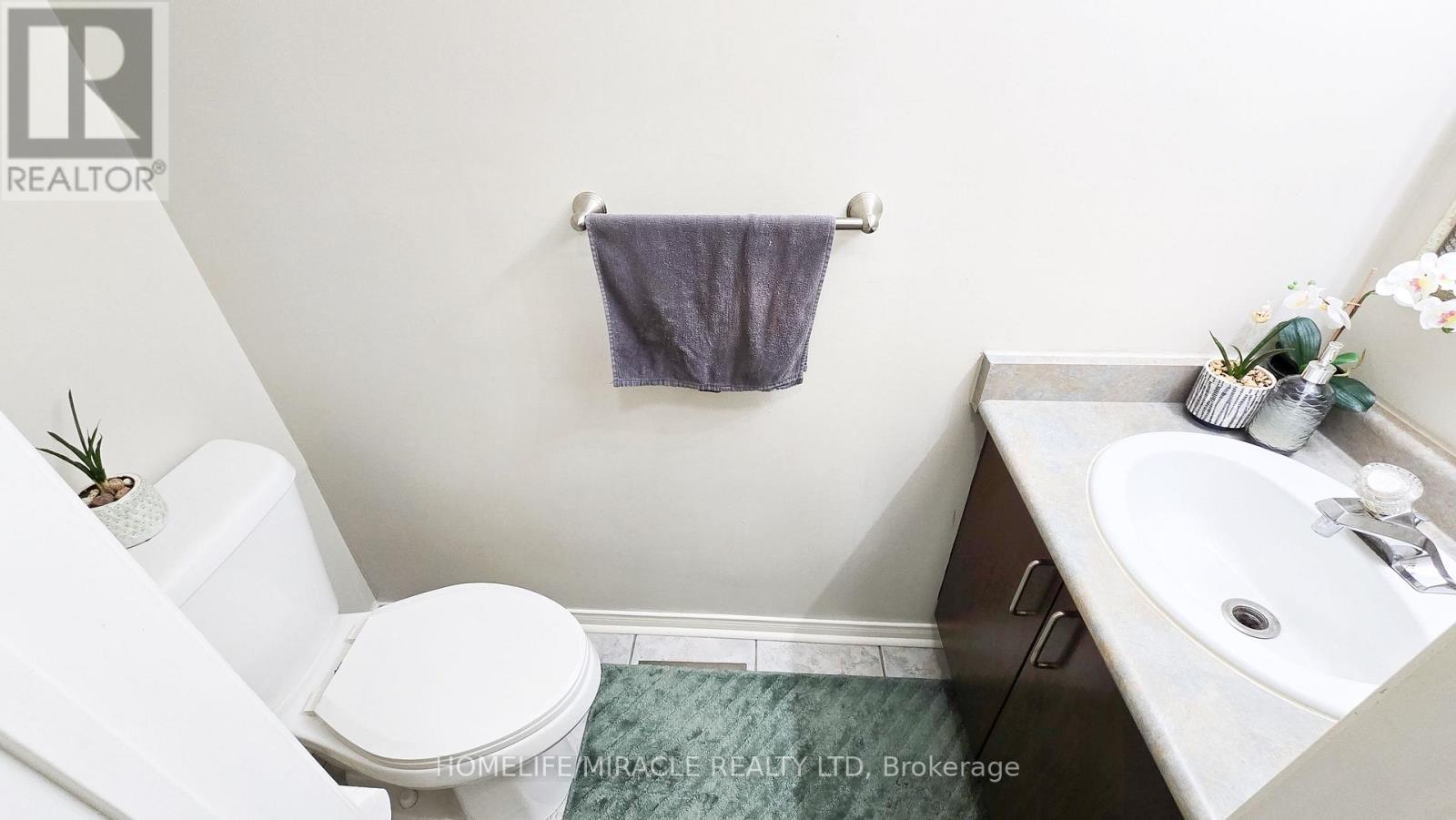 48 Bramcedar Crescent, Brampton, Ontario  L7A 1T3 - Photo 13 - W12467765