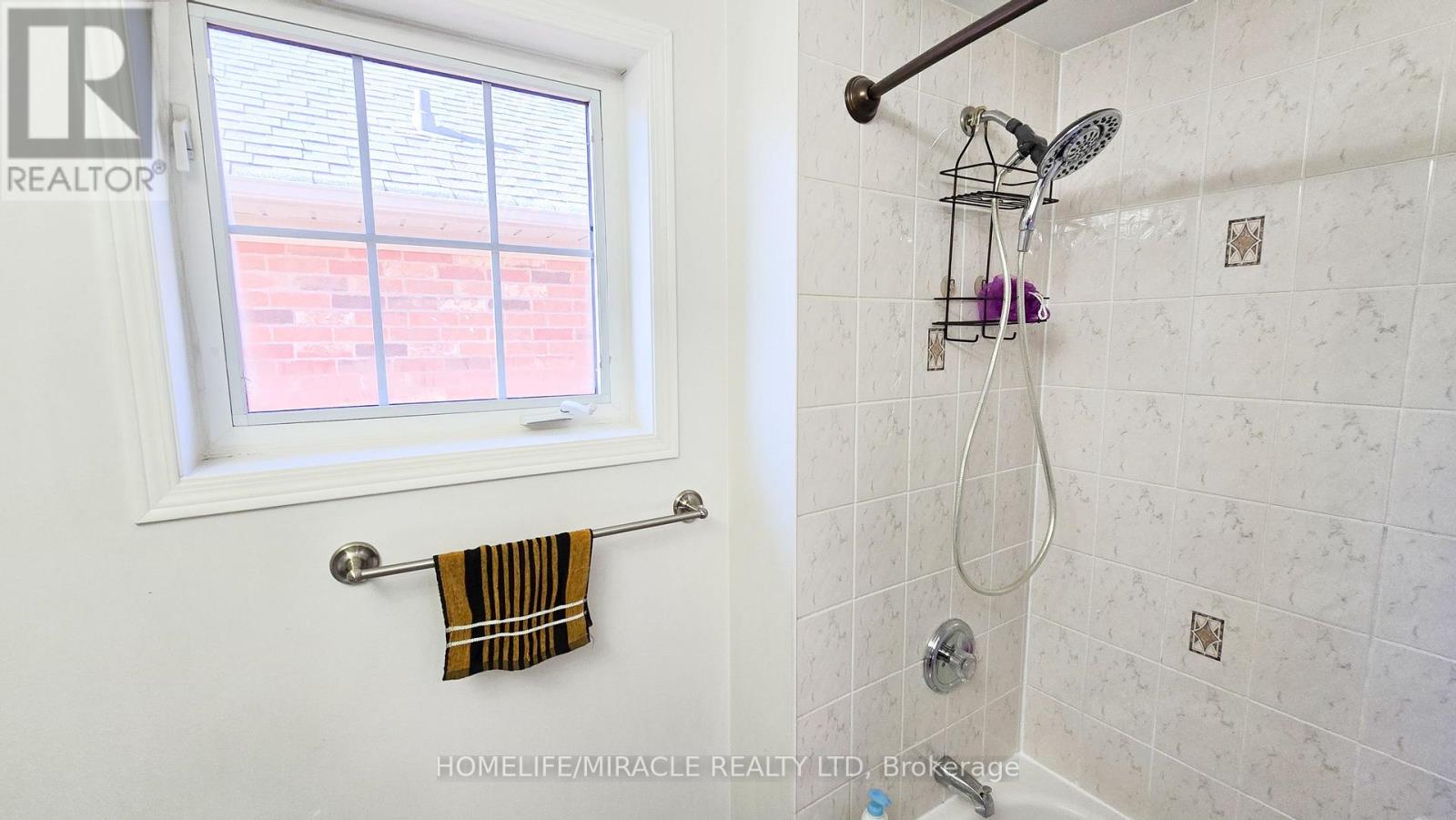 48 Bramcedar Crescent, Brampton, Ontario  L7A 1T3 - Photo 20 - W12467765