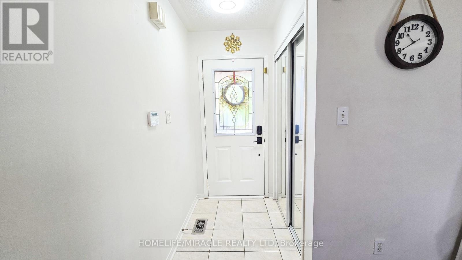48 Bramcedar Crescent, Brampton, Ontario  L7A 1T3 - Photo 5 - W12467765