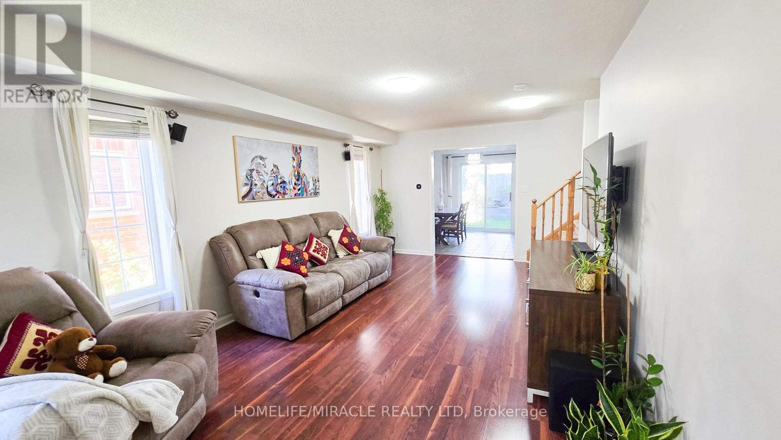 48 Bramcedar Crescent, Brampton, Ontario  L7A 1T3 - Photo 7 - W12467765