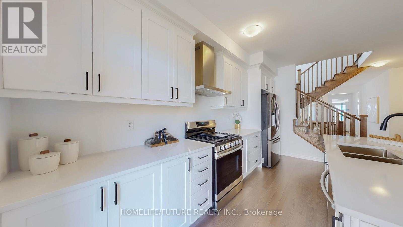 338 Marigold Court, Milton, Ontario  L9E 2B9 - Photo 14 - W12467806