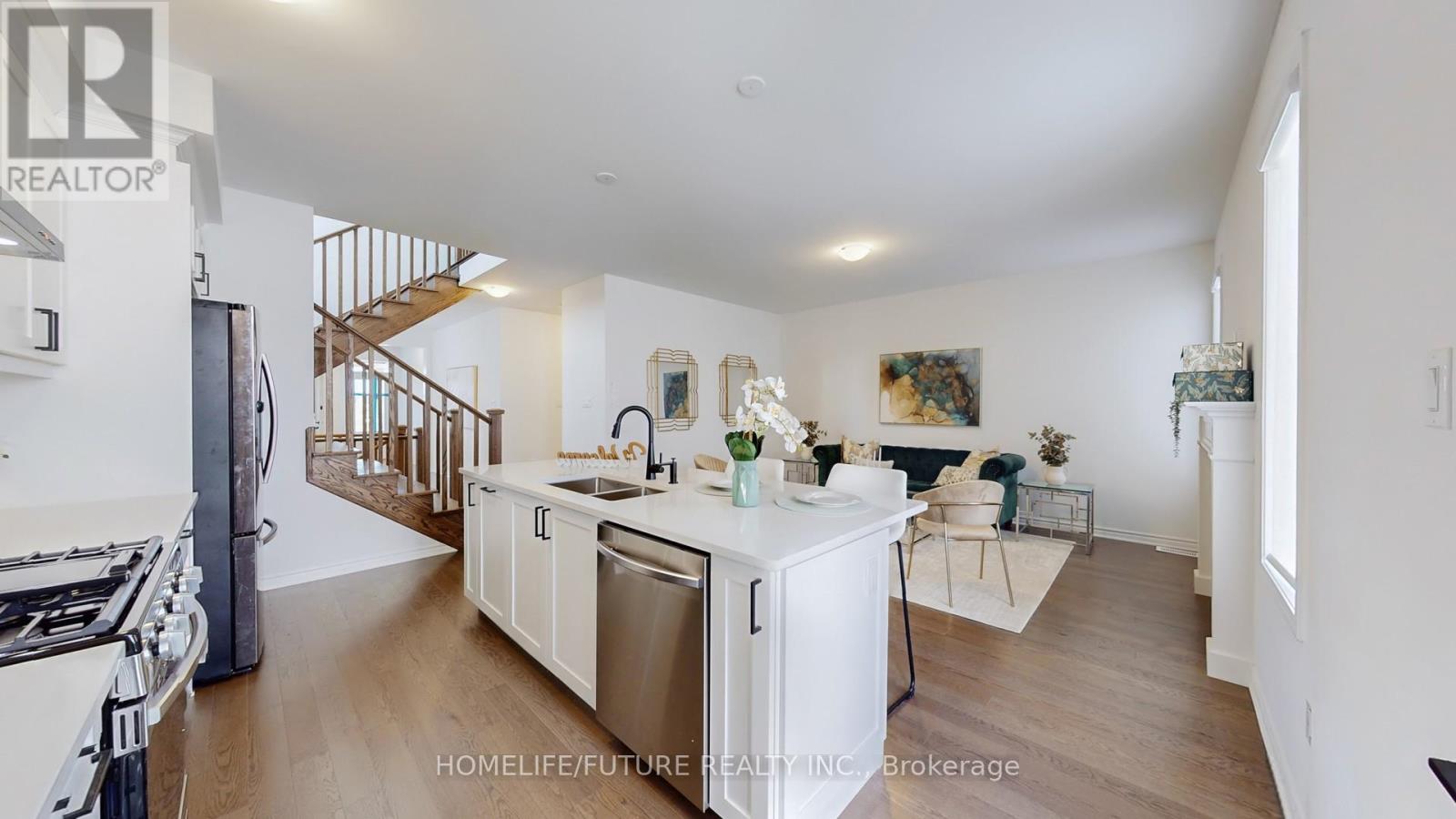 338 Marigold Court, Milton, Ontario  L9E 2B9 - Photo 15 - W12467806