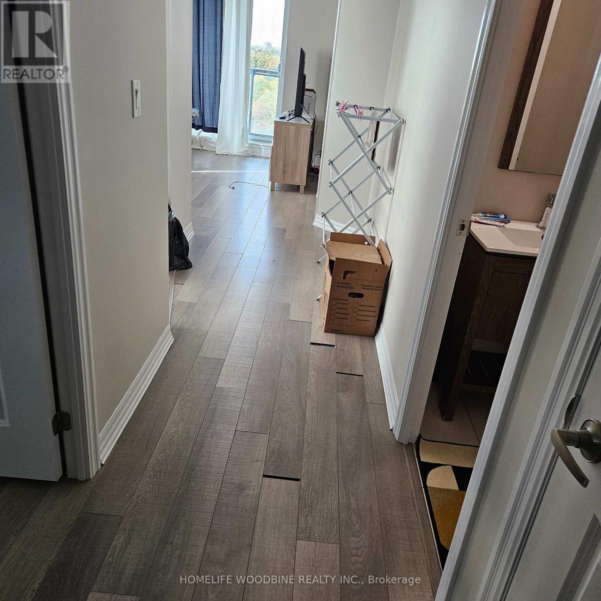 918 - 80 Esther Lorrie Drive, Toronto, Ontario  M9W 0C6 - Photo 3 - W12467812