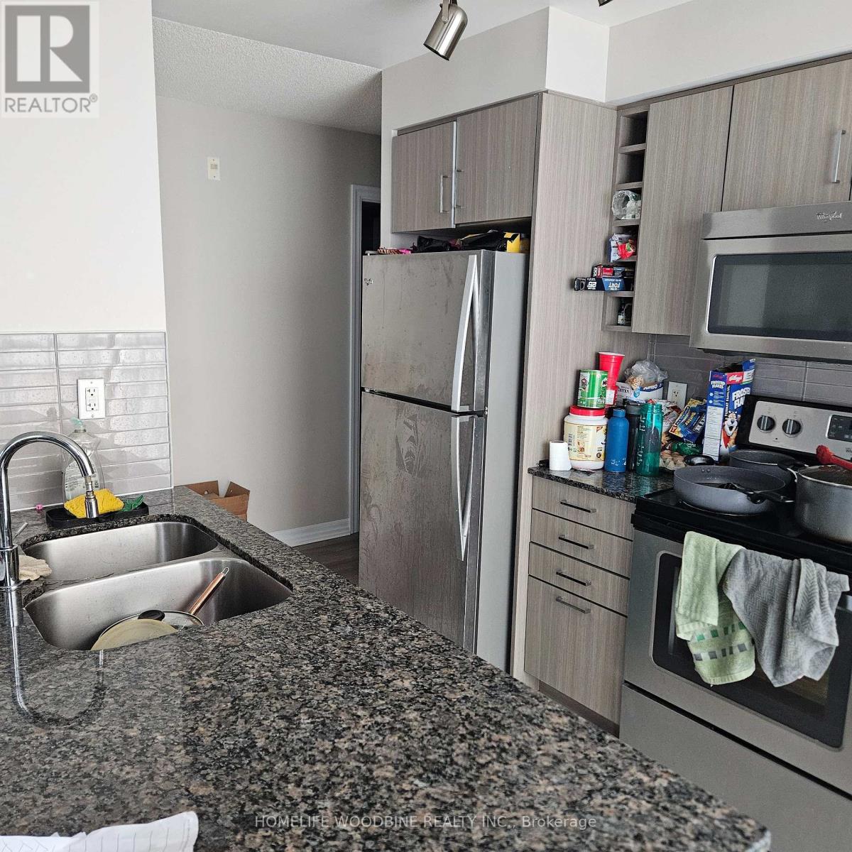 918 - 80 Esther Lorrie Drive, Toronto, Ontario  M9W 0C6 - Photo 4 - W12467812