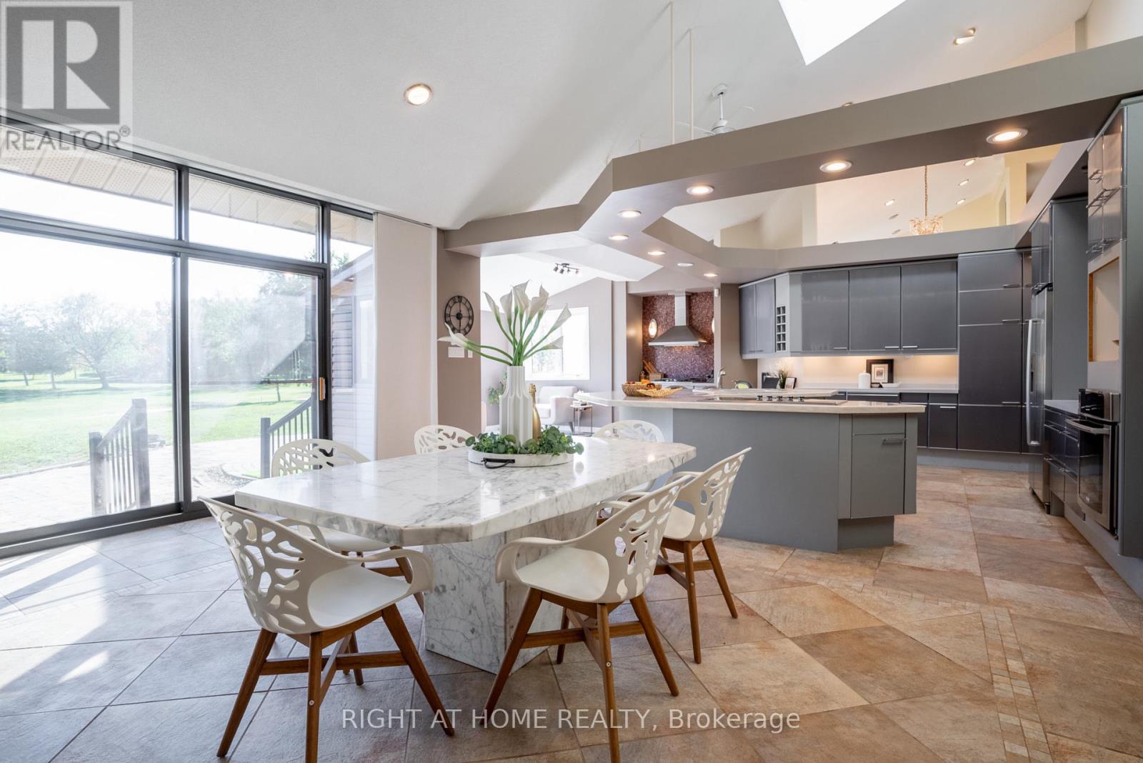 5 Burnt Tree Court, Ottawa, Ontario  K2R 1B8 - Photo 15 - X12467883