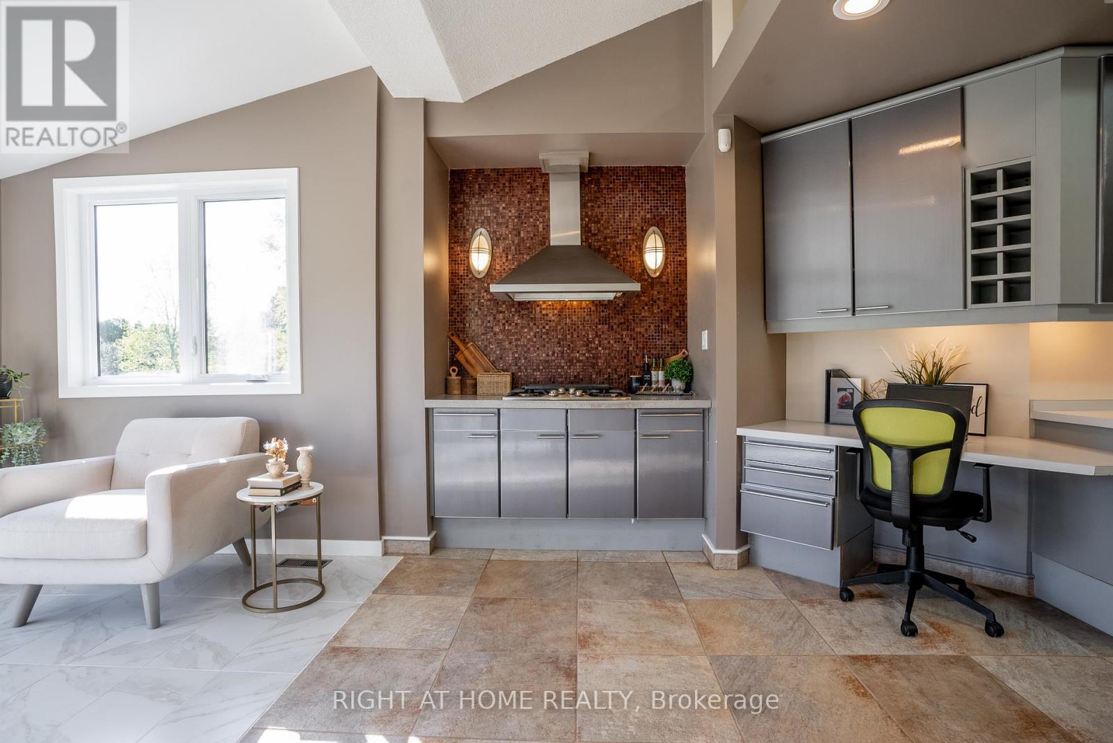 5 Burnt Tree Court, Ottawa, Ontario  K2R 1B8 - Photo 16 - X12467883