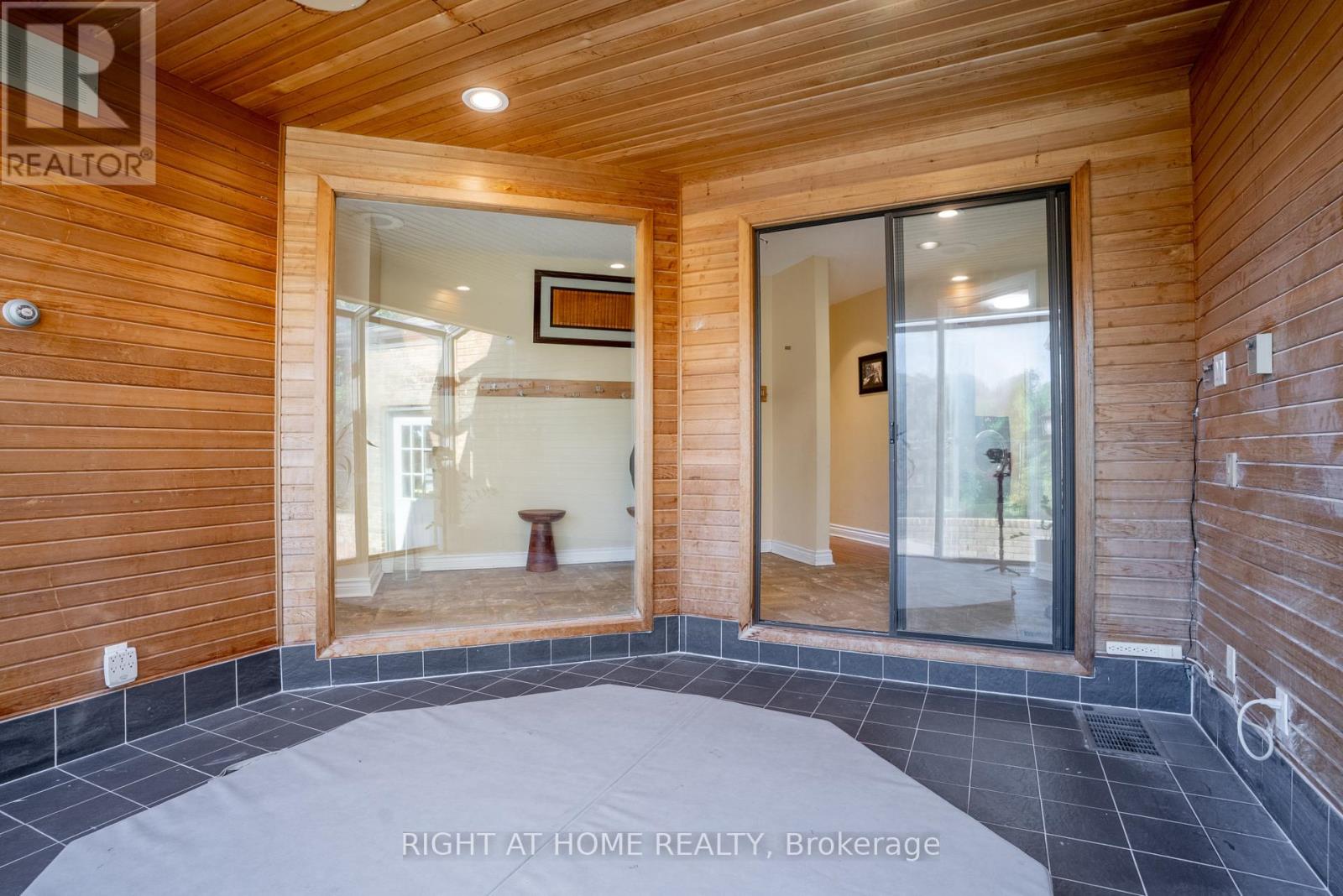 5 Burnt Tree Court, Ottawa, Ontario  K2R 1B8 - Photo 19 - X12467883