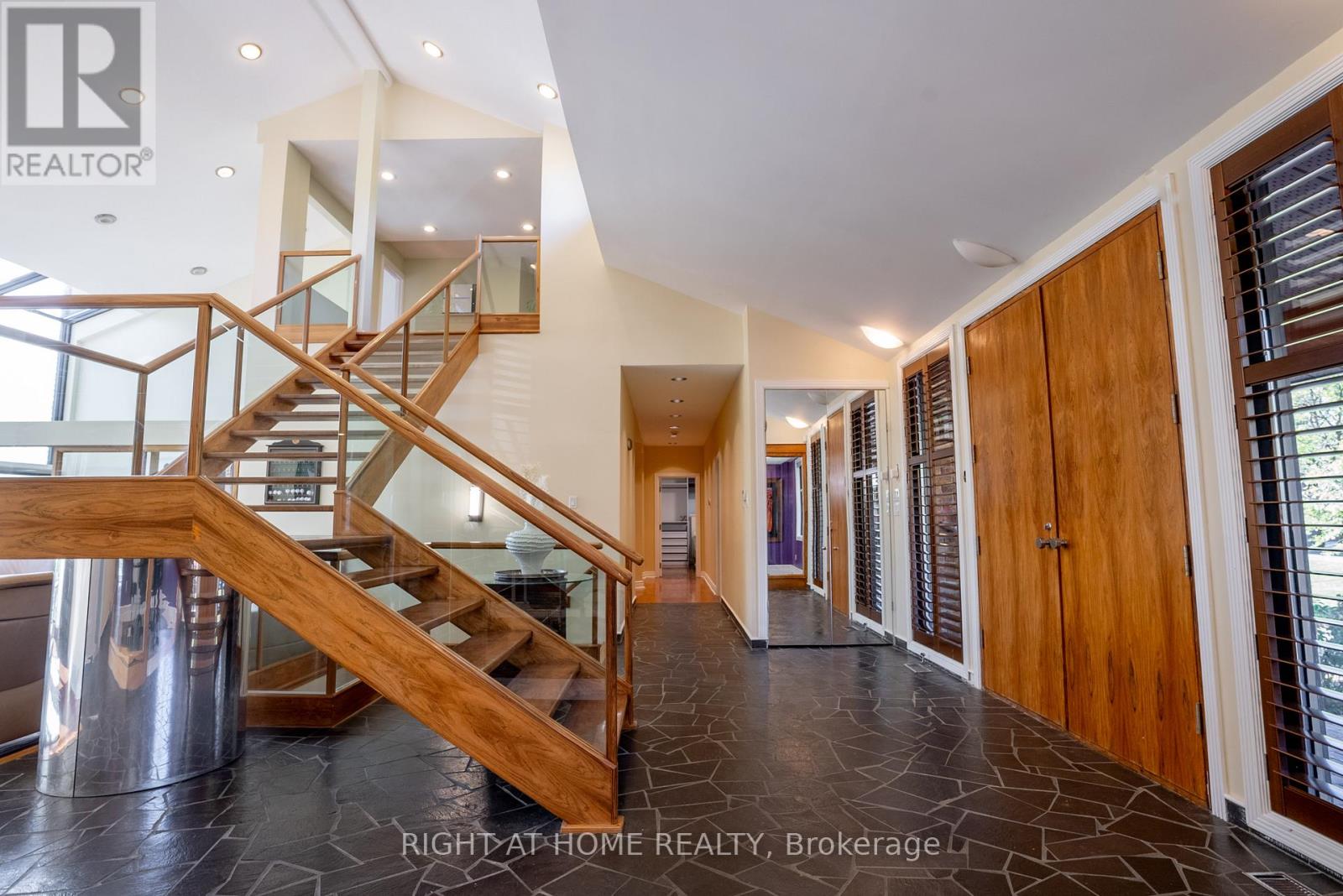 5 Burnt Tree Court, Ottawa, Ontario  K2R 1B8 - Photo 21 - X12467883