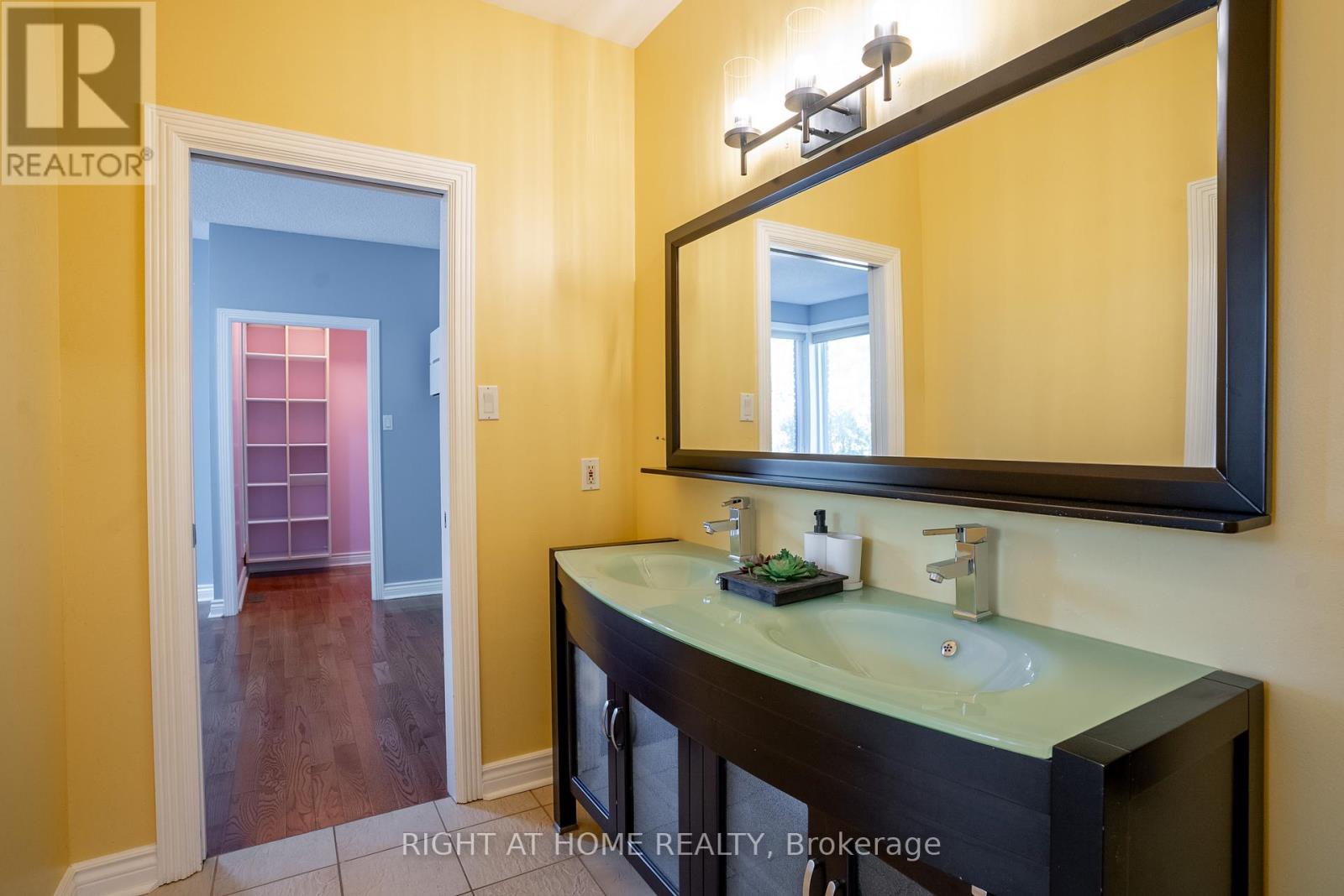 5 Burnt Tree Court, Ottawa, Ontario  K2R 1B8 - Photo 28 - X12467883