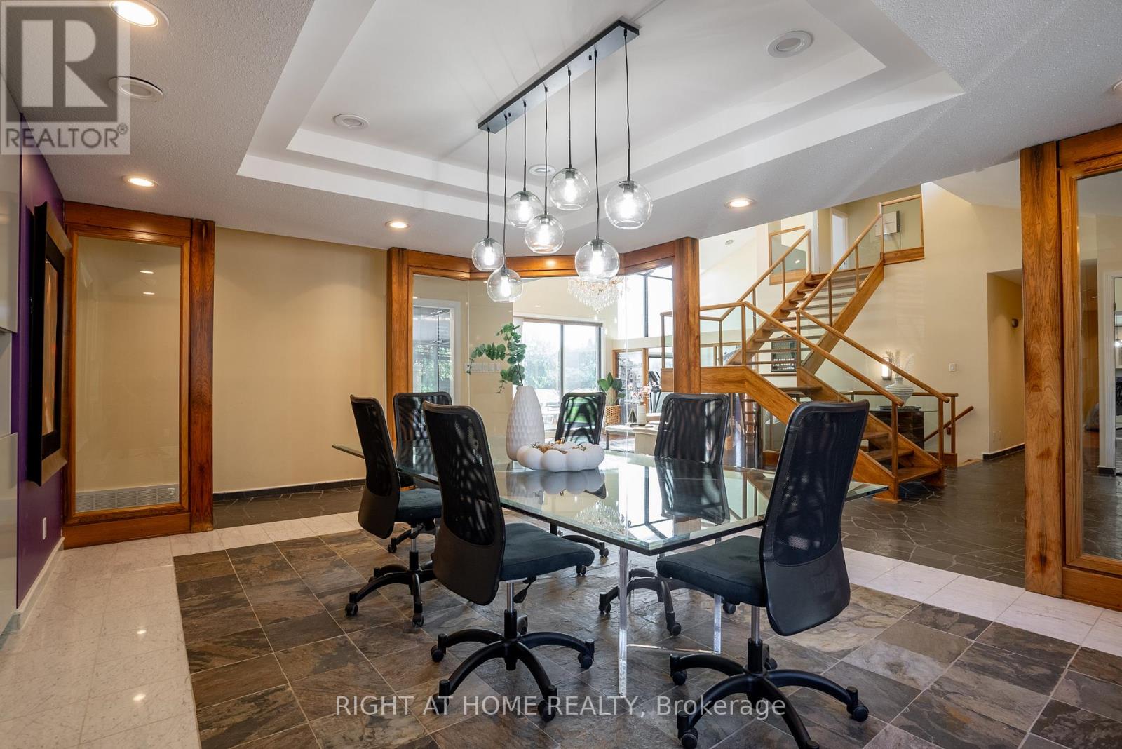5 Burnt Tree Court, Ottawa, Ontario  K2R 1B8 - Photo 4 - X12467883