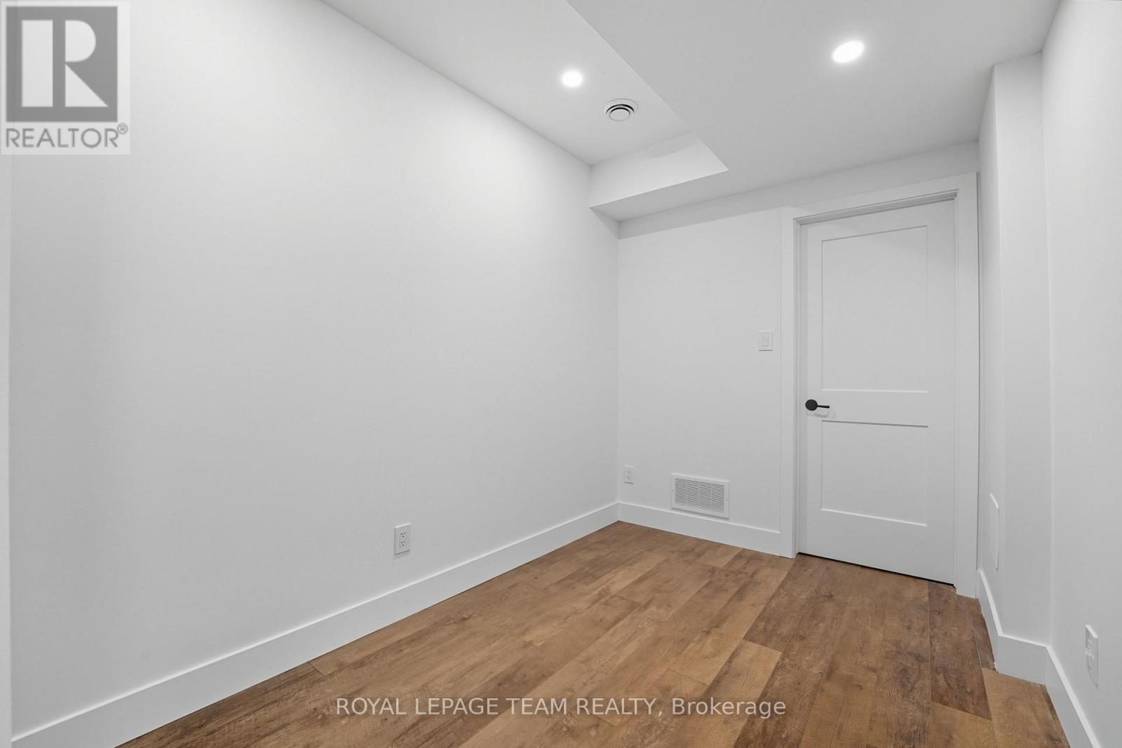 984 Watson Street, Ottawa, Ontario  K2B 6C2 - Photo 30 - X12467885