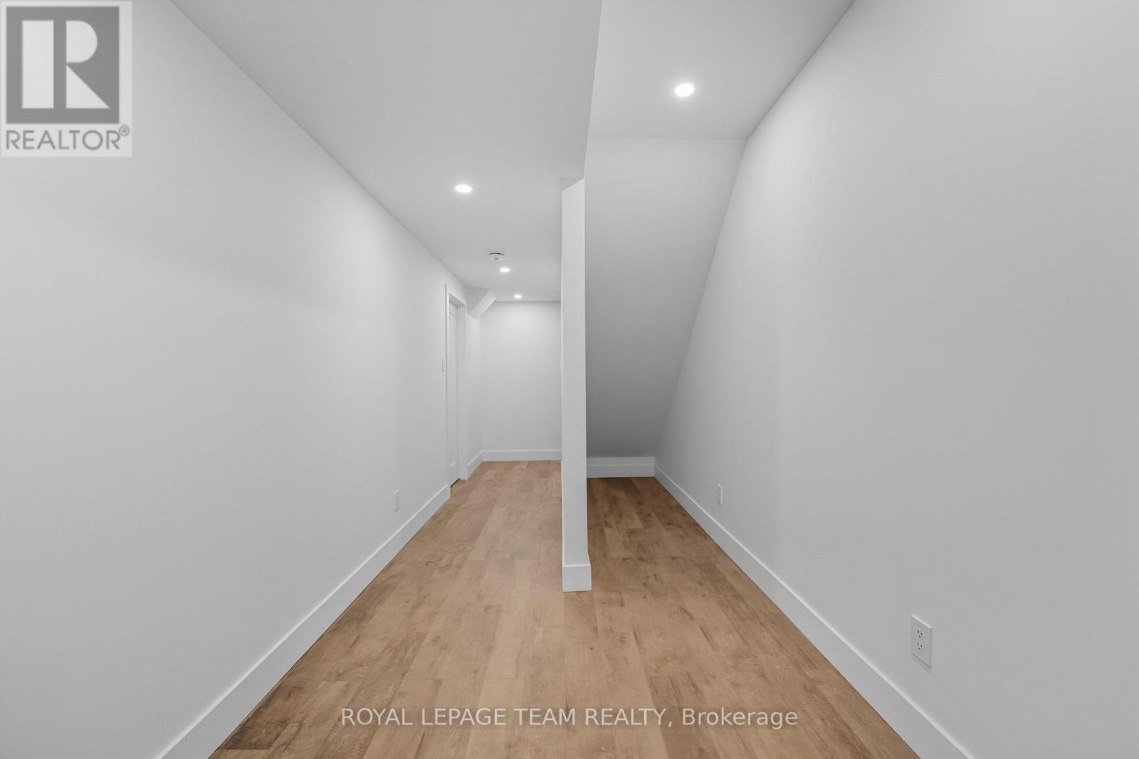 984 Watson Street, Ottawa, Ontario  K2B 6C2 - Photo 31 - X12467885