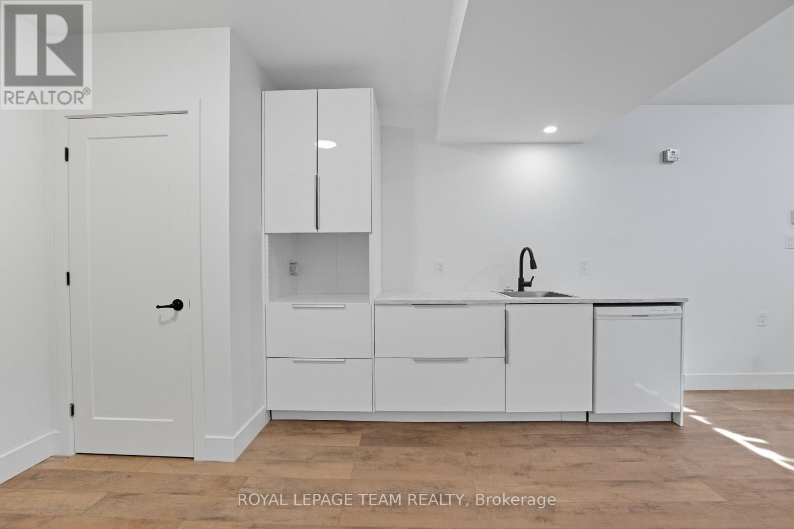 984 Watson Street, Ottawa, Ontario  K2B 6C2 - Photo 40 - X12467885
