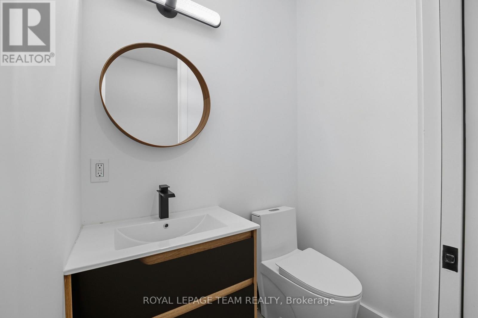 984 Watson Street, Ottawa, Ontario  K2B 6C2 - Photo 6 - X12467885