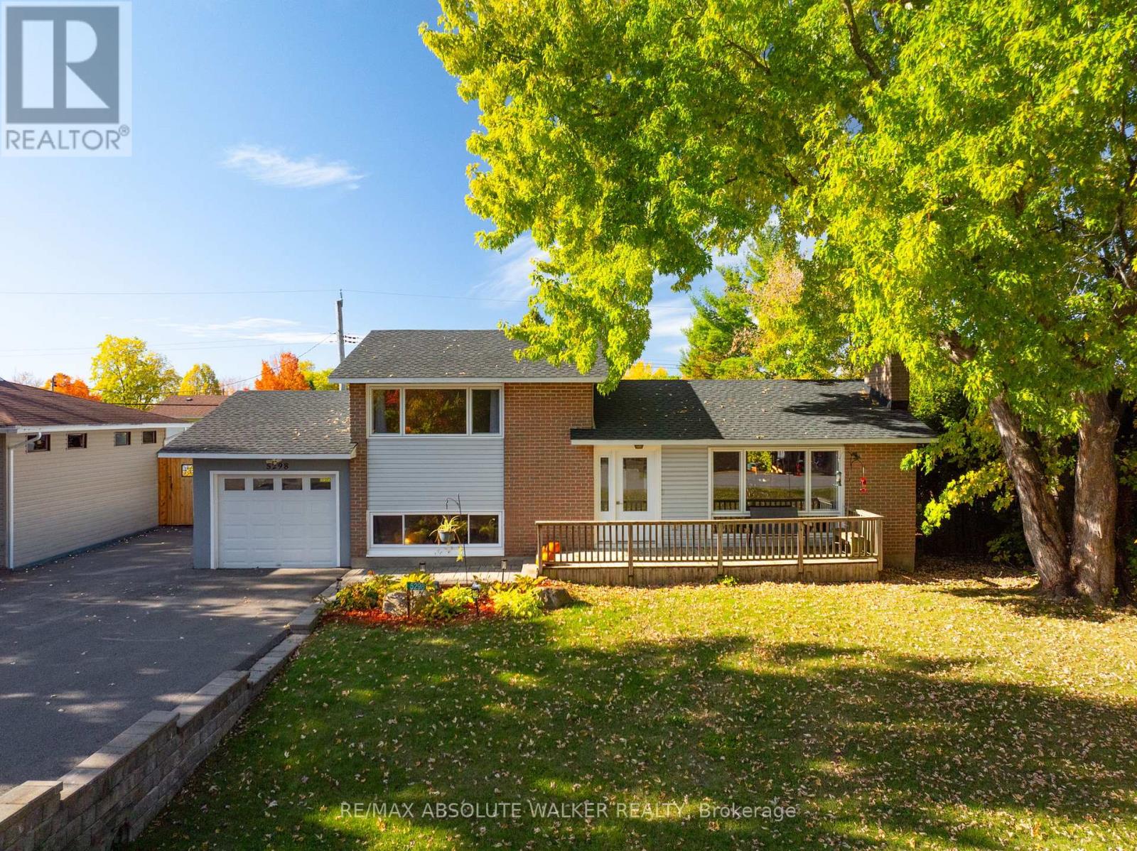 5298 Hillcrest Drive, Ottawa, Ontario  K4M 1E6 - Photo 1 - X12467900