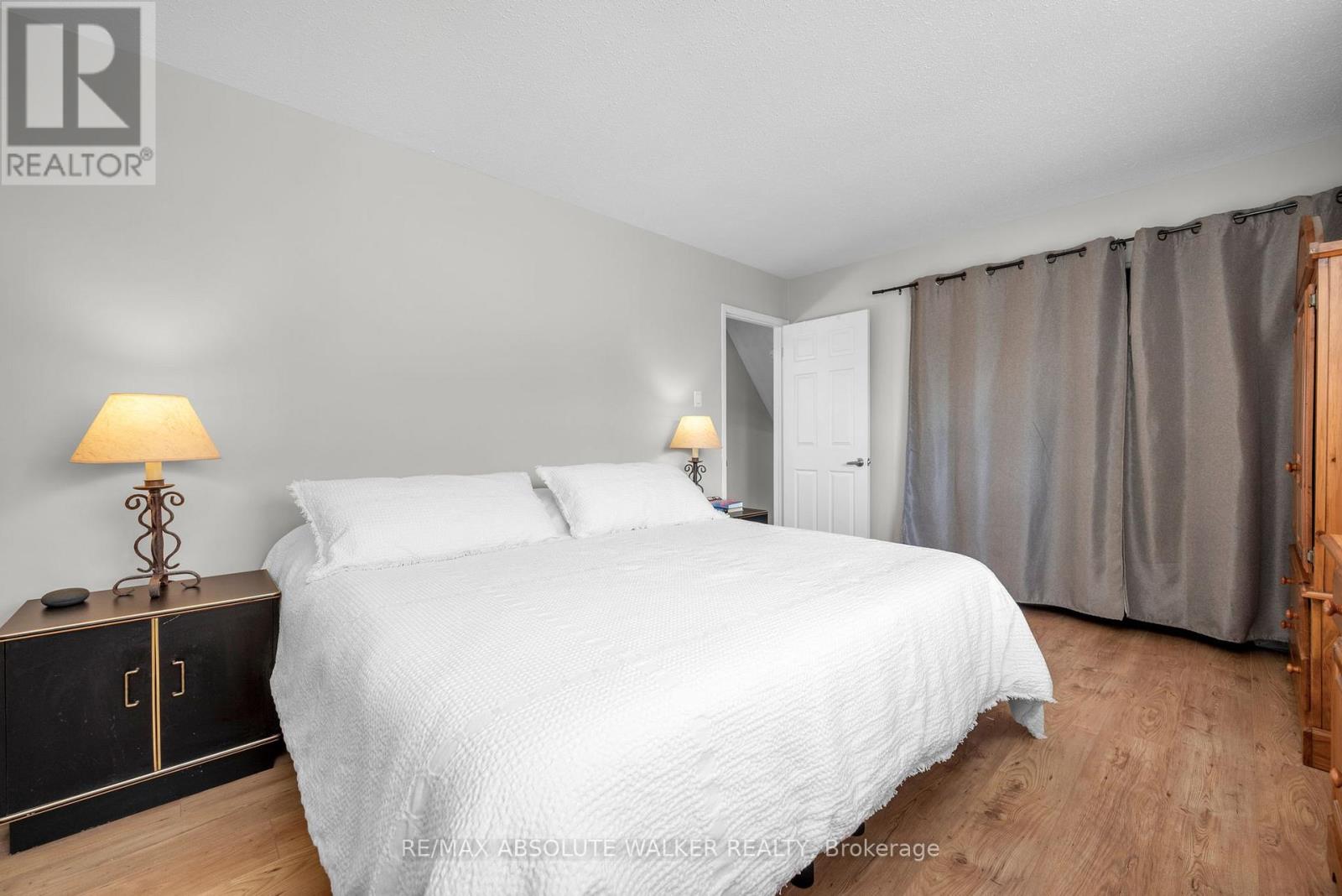 5298 Hillcrest Drive, Ottawa, Ontario  K4M 1E6 - Photo 15 - X12467900