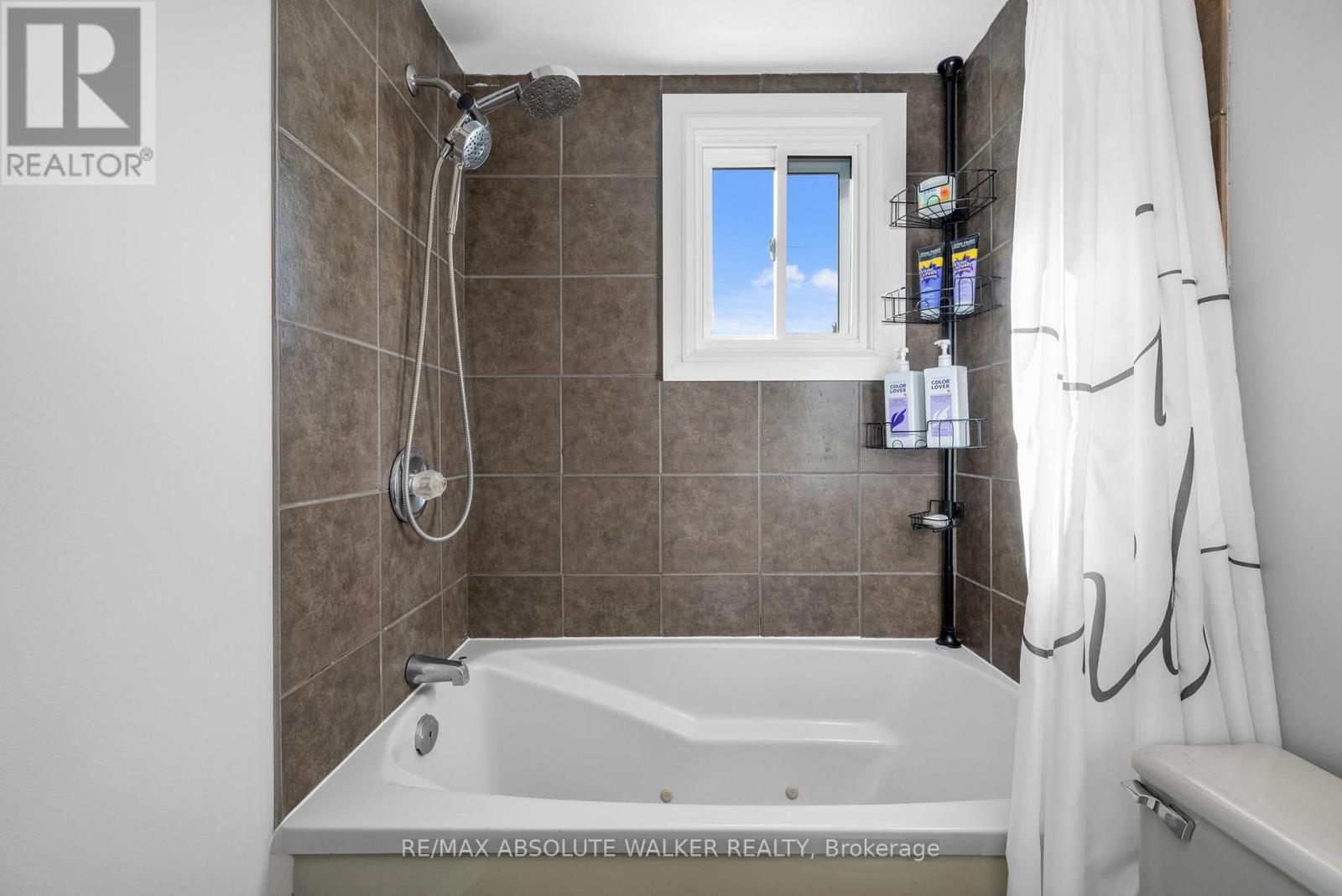 5298 Hillcrest Drive, Ottawa, Ontario  K4M 1E6 - Photo 18 - X12467900