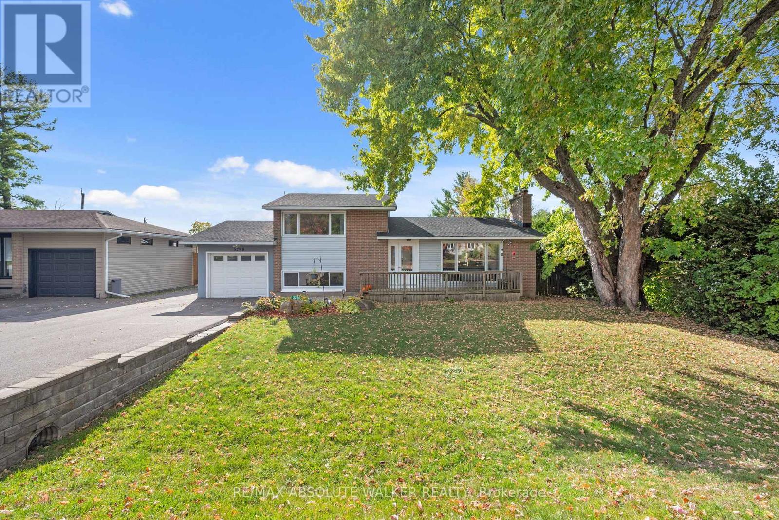 5298 Hillcrest Drive, Ottawa, Ontario  K4M 1E6 - Photo 2 - X12467900