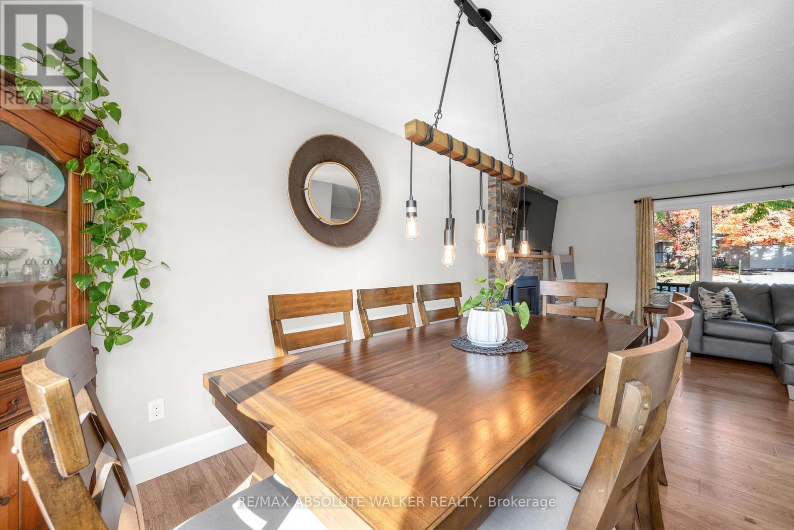 5298 Hillcrest Drive, Ottawa, Ontario  K4M 1E6 - Photo 9 - X12467900