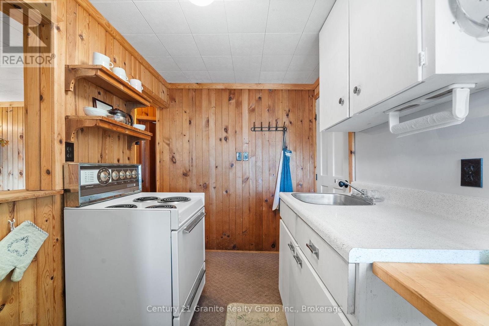 17058 Highway 35, Algonquin Highlands, Ontario  K0M 1S0 - Photo 26 - X12467628