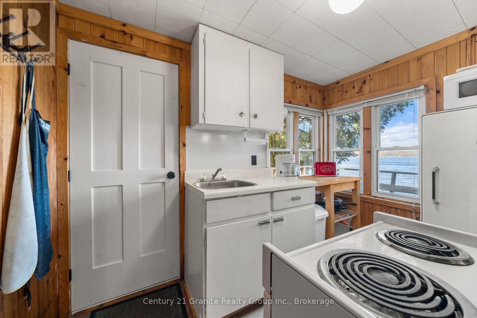 17058 Highway 35, Algonquin Highlands, Ontario  K0M 1S0 - Photo 22 - X12467628