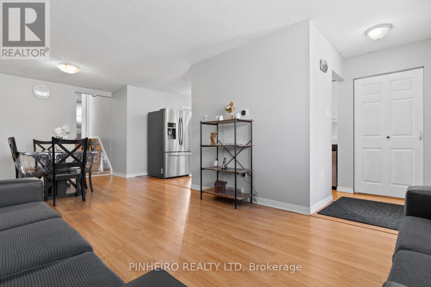 324 Conway Drive, London South, Ontario  N6E 3J9 - Photo 3 - X12467827