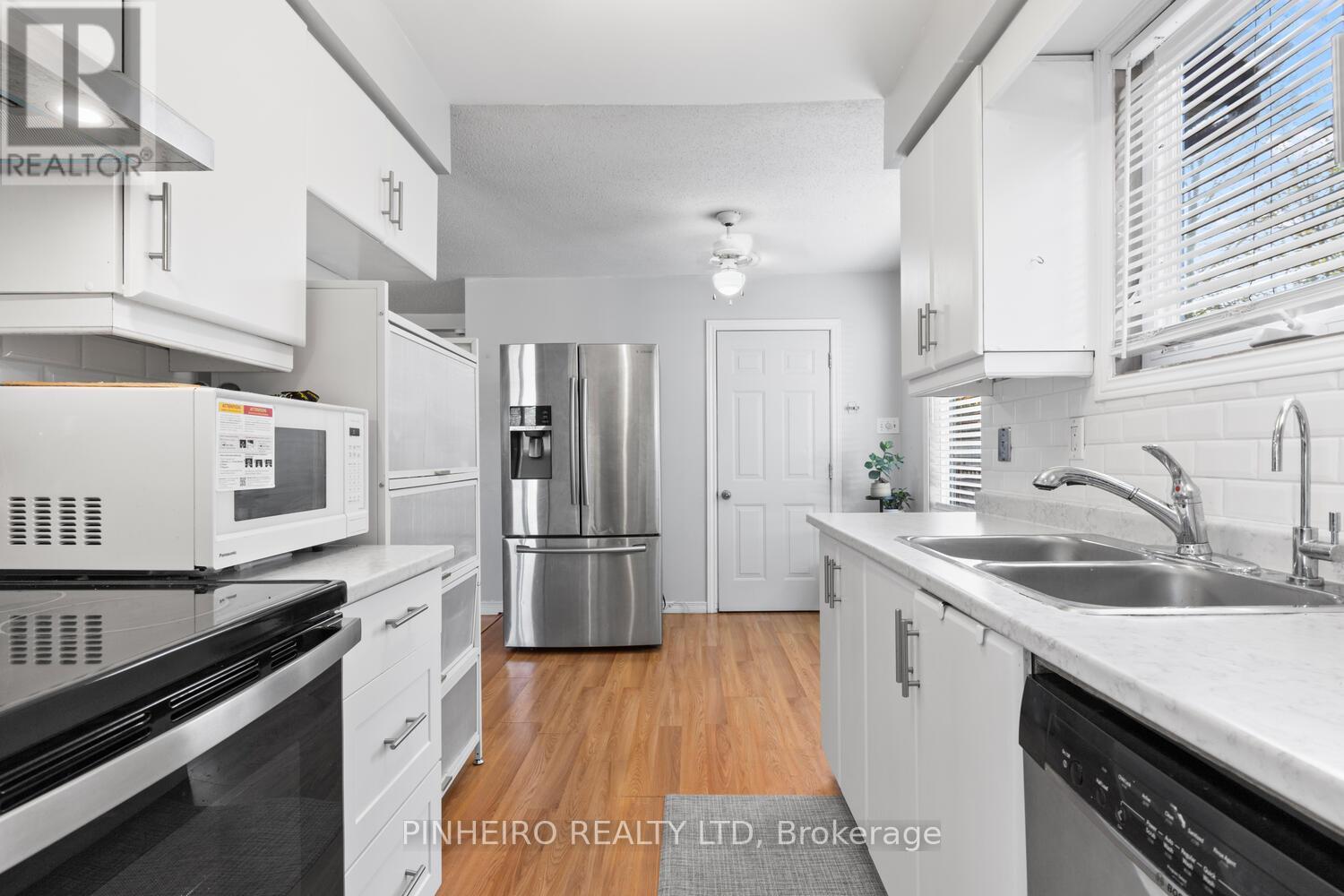 324 Conway Drive, London South, Ontario  N6E 3J9 - Photo 8 - X12467827