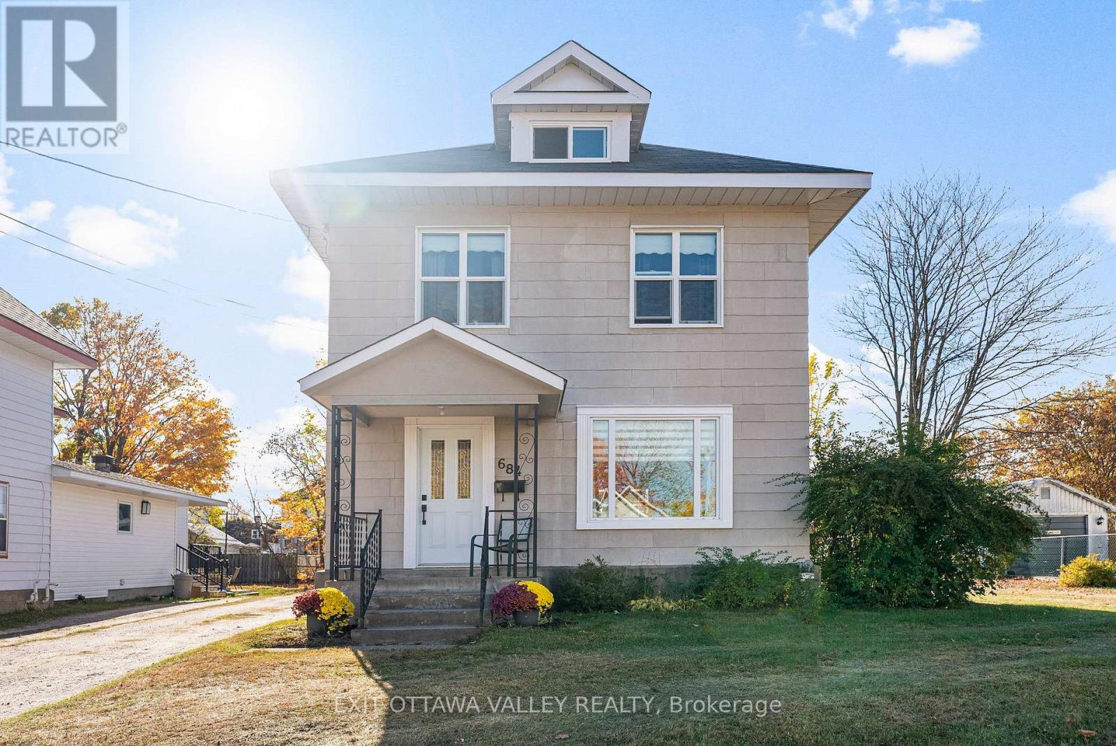 684 Gordon Street, Pembroke, Ontario  K8A 6J8 - Photo 1 - X12467855