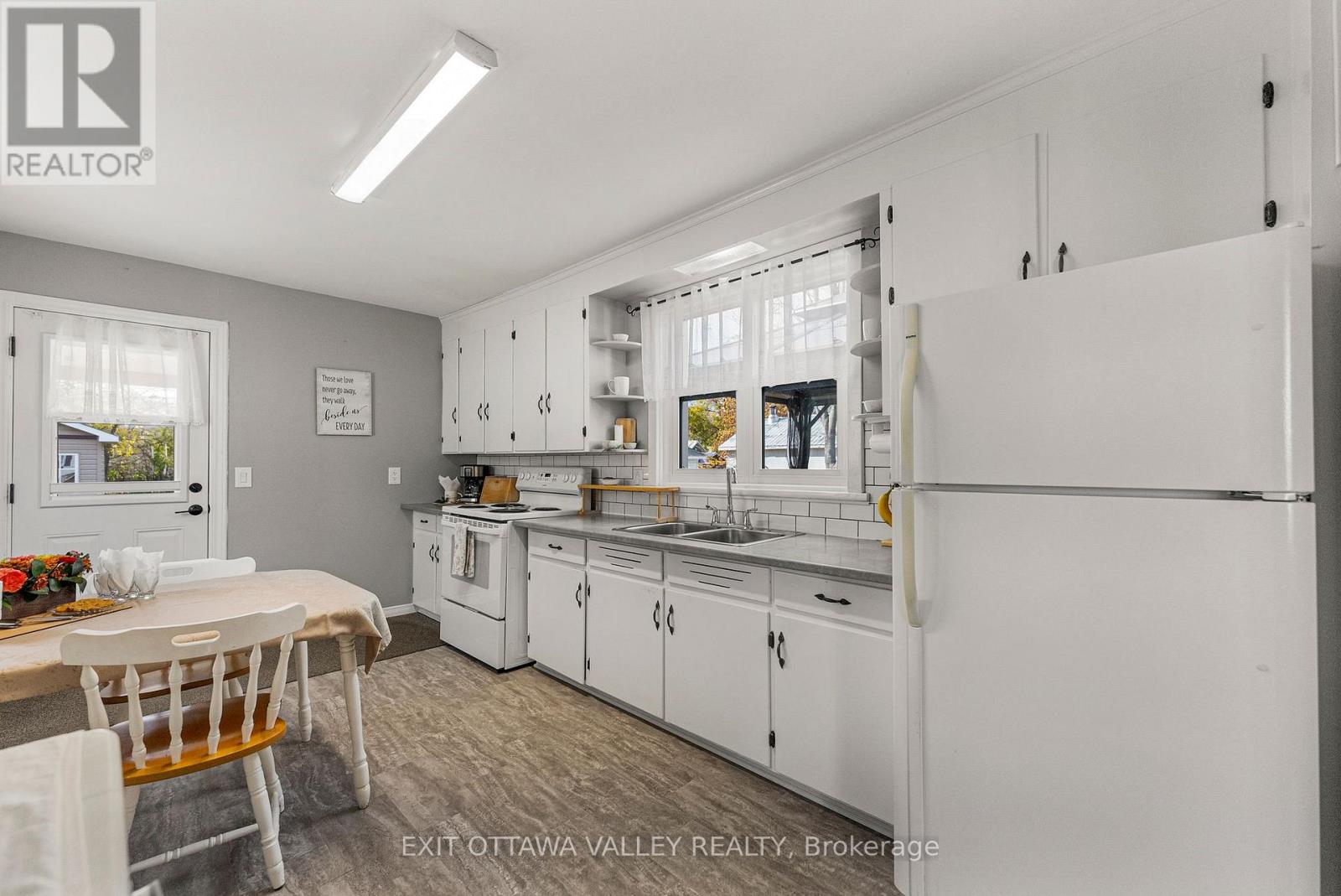 684 Gordon Street, Pembroke, Ontario  K8A 6J8 - Photo 22 - X12467855