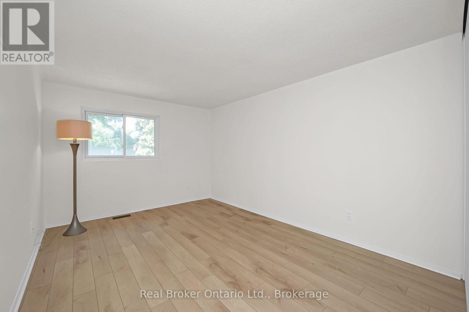 815 Sweetwater Crescent, Mississauga, Ontario  L5H 4A7 - Photo 20 - W12467878