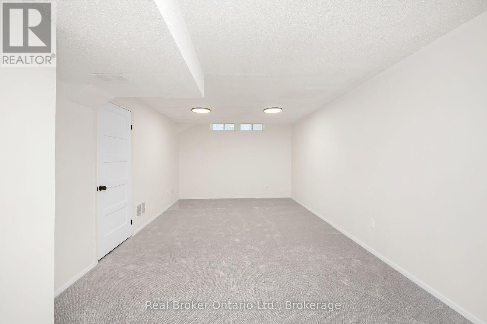 815 Sweetwater Crescent, Mississauga, Ontario  L5H 4A7 - Photo 26 - W12467878
