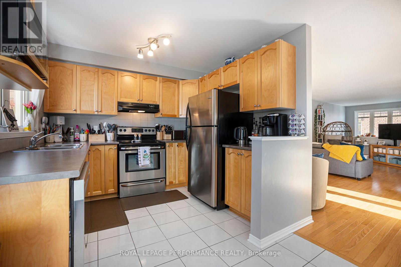 18 - 294 Tivoli Private, Ottawa, Ontario  K2E 0A6 - Photo 8 - X12458406