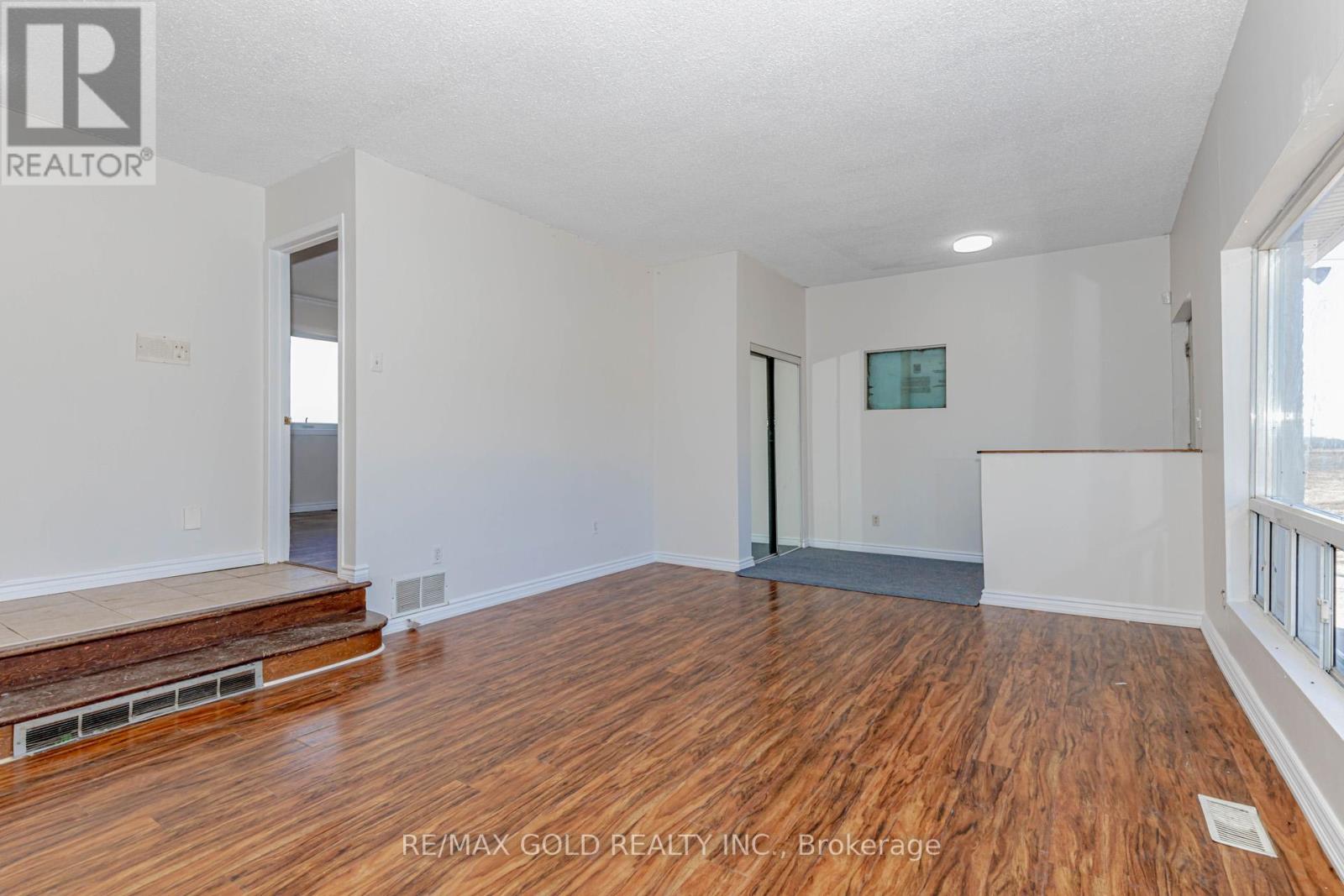 255505 9th Line, Amaranth, Ontario  L0N 1S5 - Photo 11 - X12467671