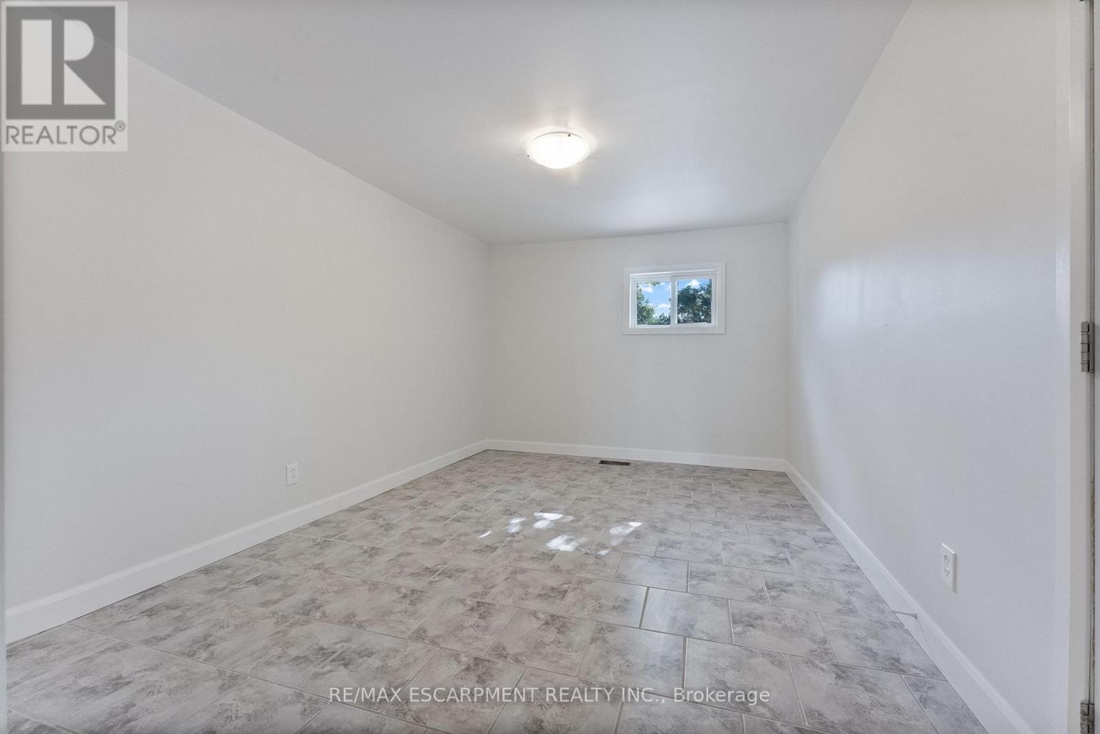 940 Barton Street E, Hamilton, Ontario  L8L 3C5 - Photo 10 - X12467701