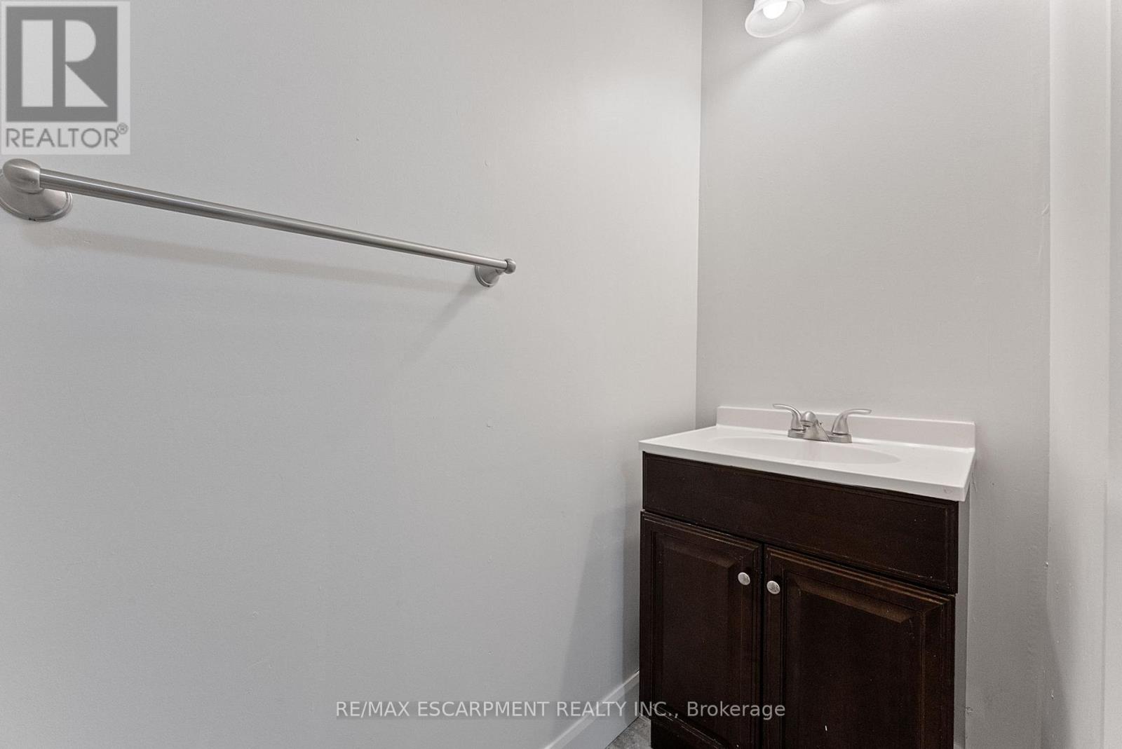 940 Barton Street E, Hamilton, Ontario  L8L 3C5 - Photo 11 - X12467701