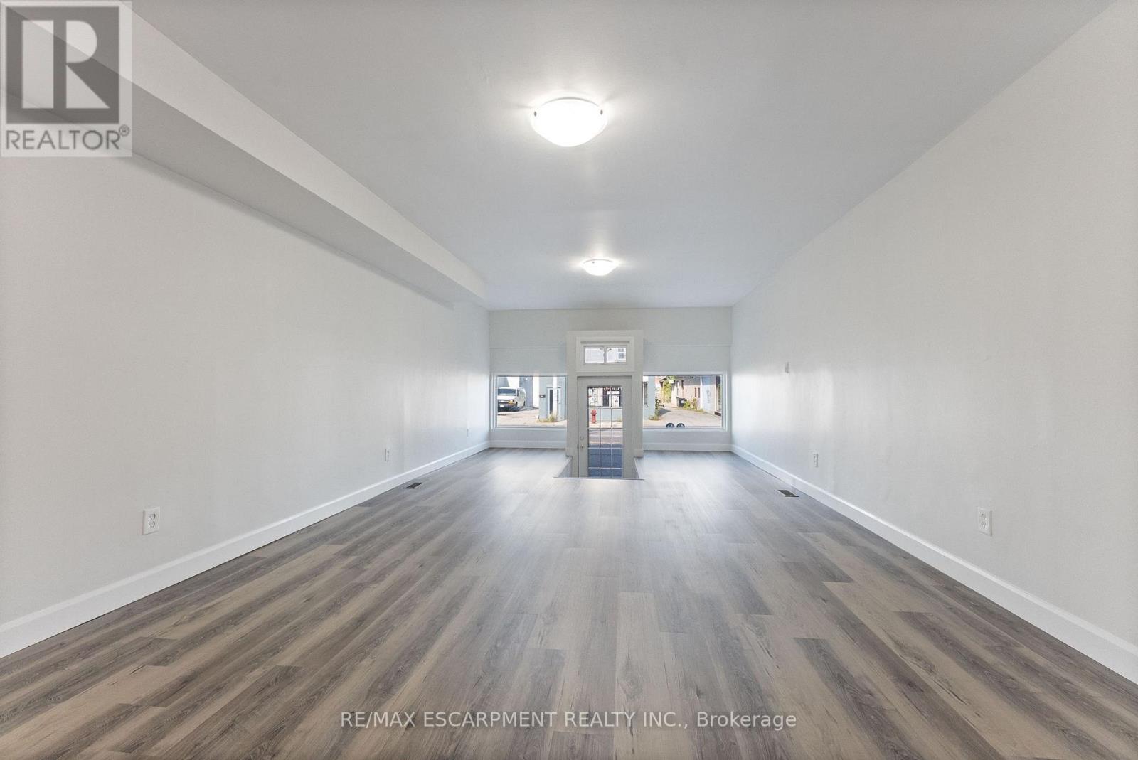 940 Barton Street E, Hamilton, Ontario  L8L 3C5 - Photo 4 - X12467701