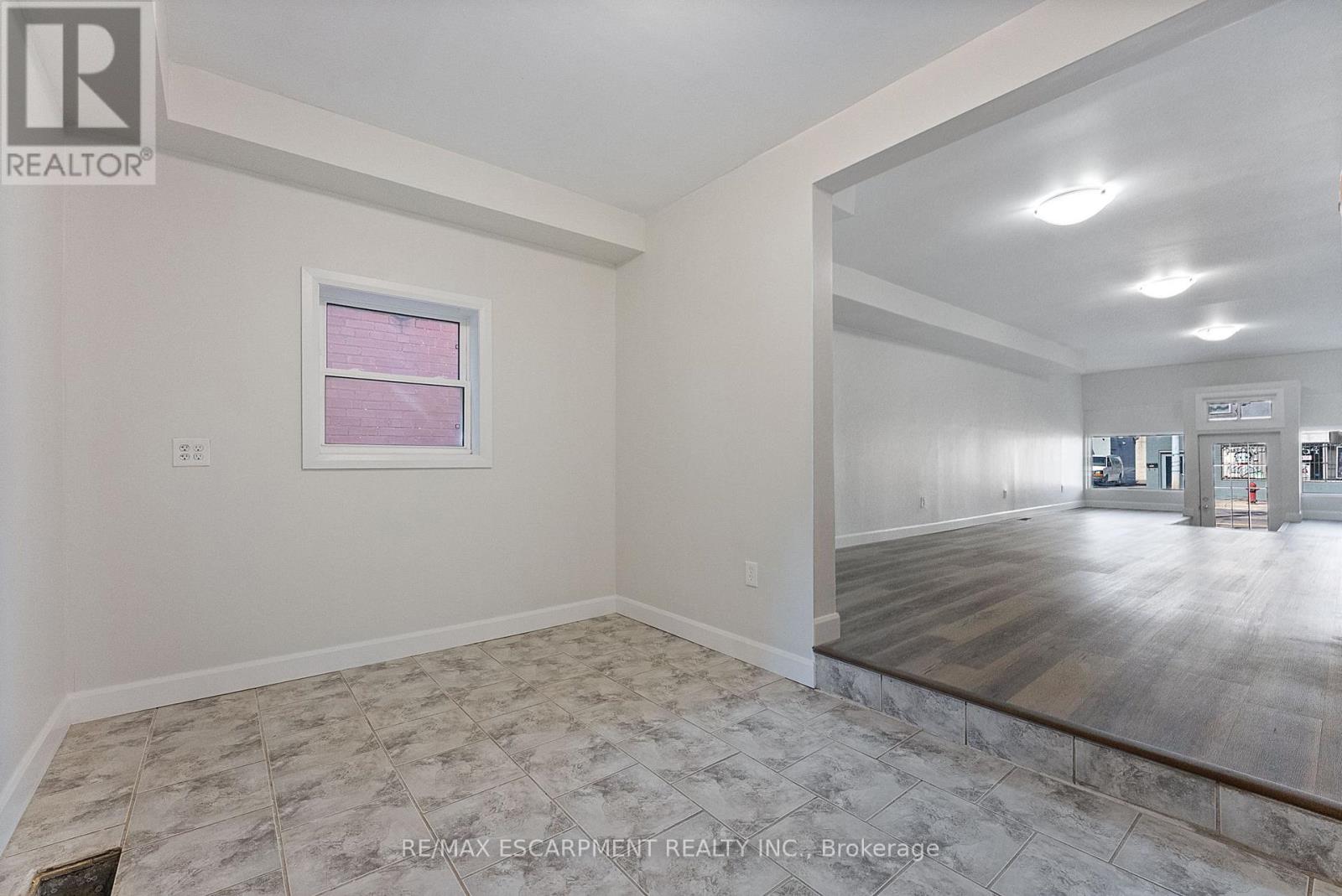 940 Barton Street E, Hamilton, Ontario  L8L 3C5 - Photo 8 - X12467701