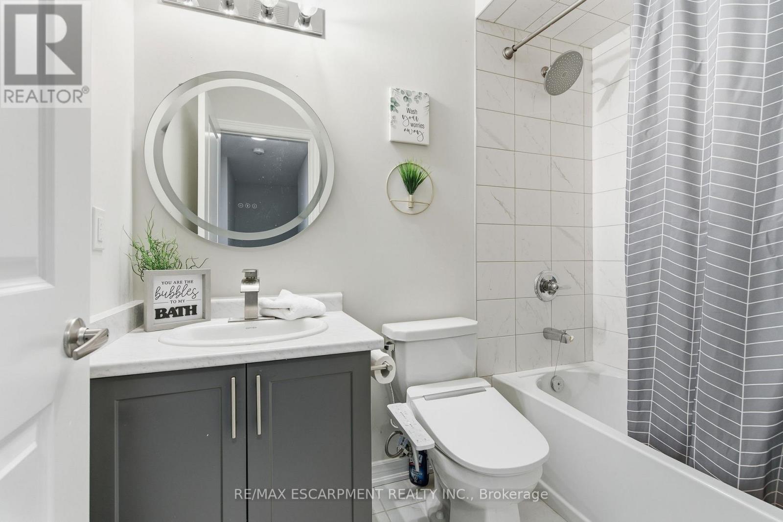18 Mia Drive, Hamilton, Ontario  L9B 0K1 - Photo 20 - X12467721
