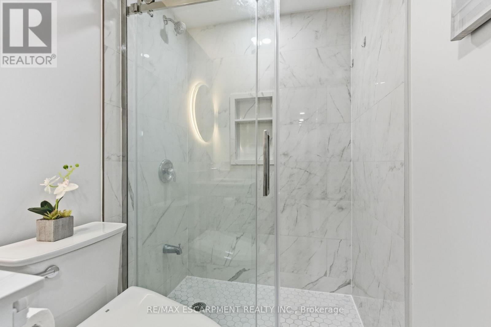 18 Mia Drive, Hamilton, Ontario  L9B 0K1 - Photo 35 - X12467721
